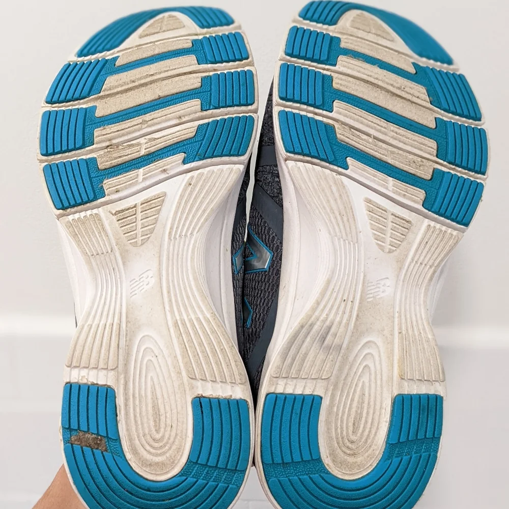 New balance heel pillow sneakers
